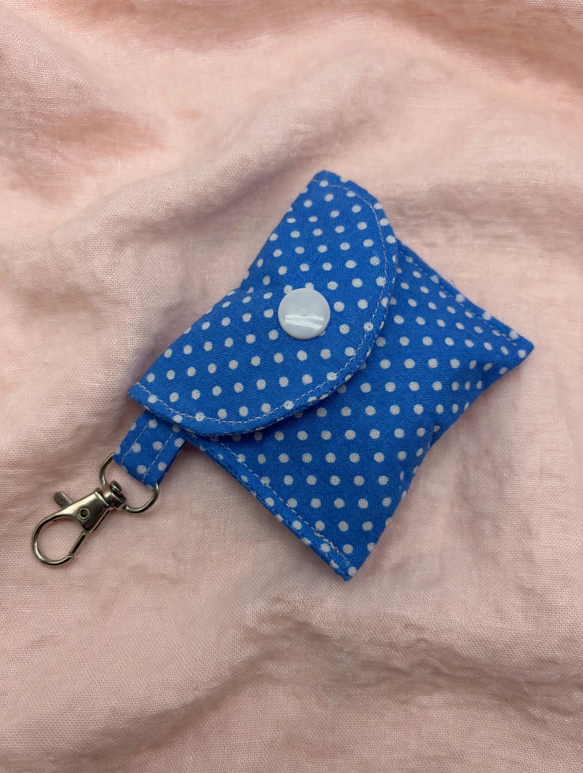 Polka Dot Earbuds Case with Keychain Clip