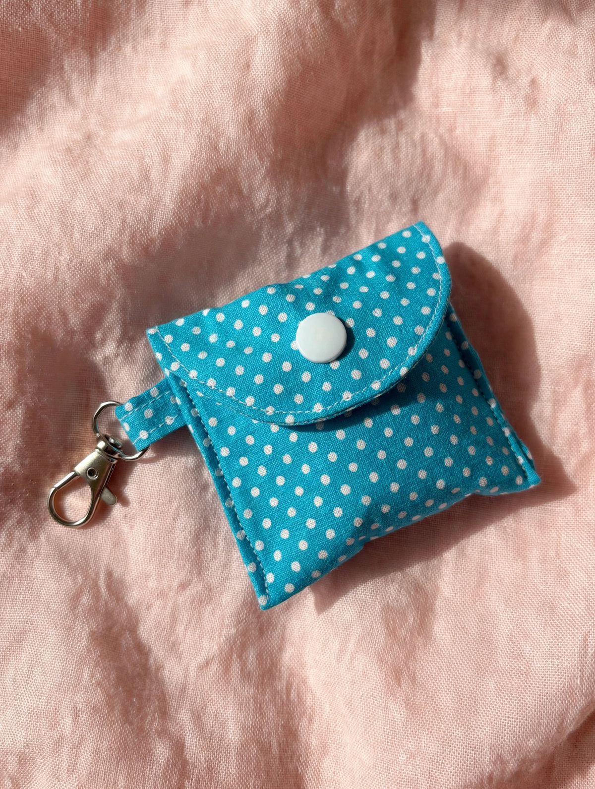 Polka Dot Earbuds Case with Keychain Clip
