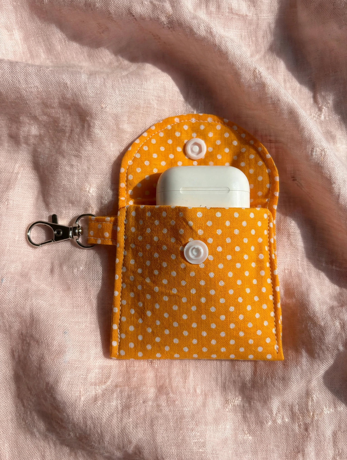 Polka Dot Earbuds Case with Keychain Clip