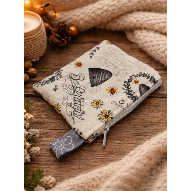 Cozy Bee Print Quilted Keychain Wallet